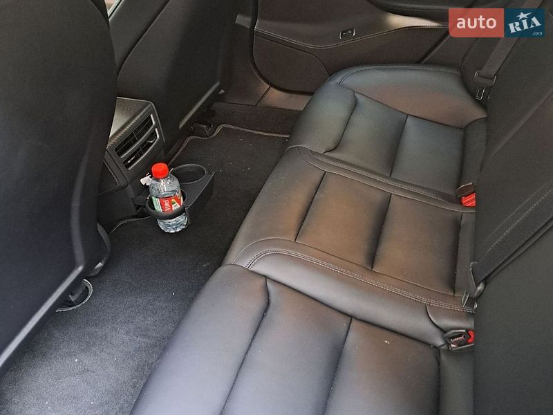 Лифтбек Tesla Model S 2020 в Киеве