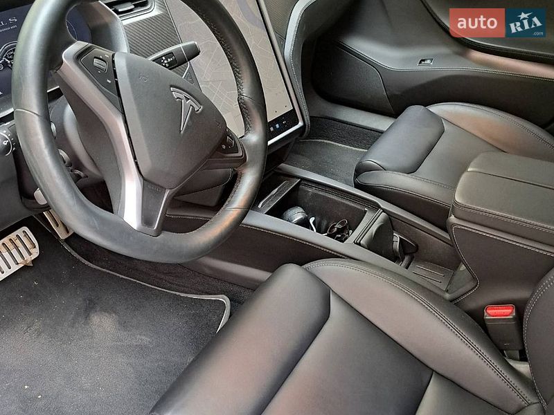 Лифтбек Tesla Model S 2020 в Киеве