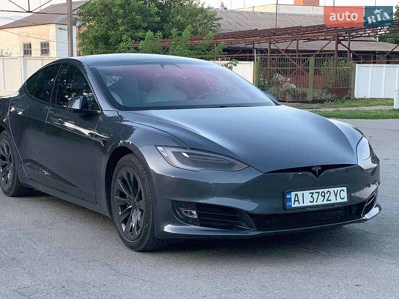 Лифтбек Tesla Model S 2017 в Сквире