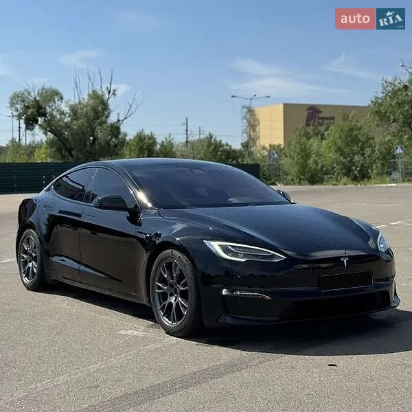 Tesla Model S 2021