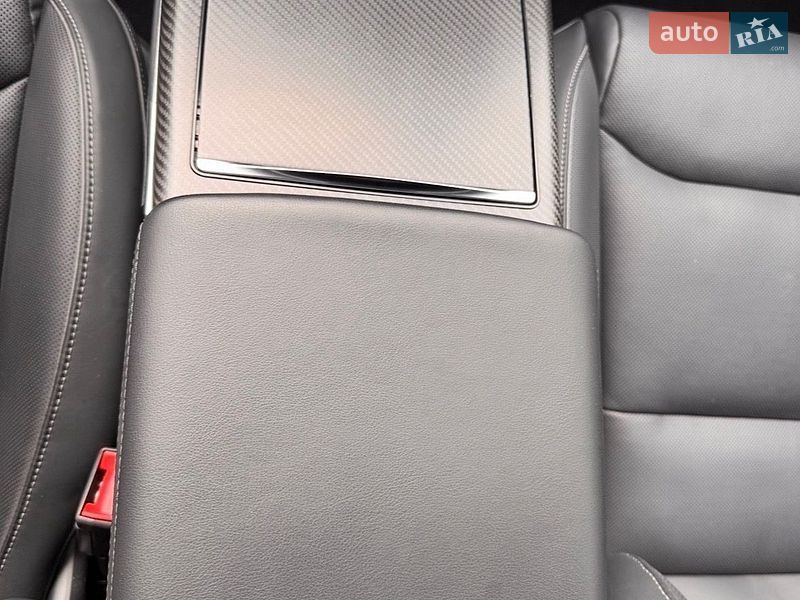 Лифтбек Tesla Model S 2022 в Киеве
