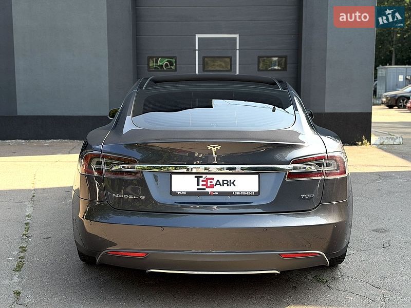 Лифтбек Tesla Model S 2015 в Киеве фото 8 Лифтбек Tesla Model S 2015 в Киеве