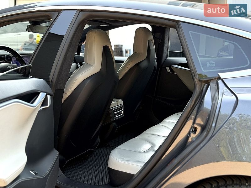 Лифтбек Tesla Model S 2015 в Киеве фото 14 Лифтбек Tesla Model S 2015 в Киеве