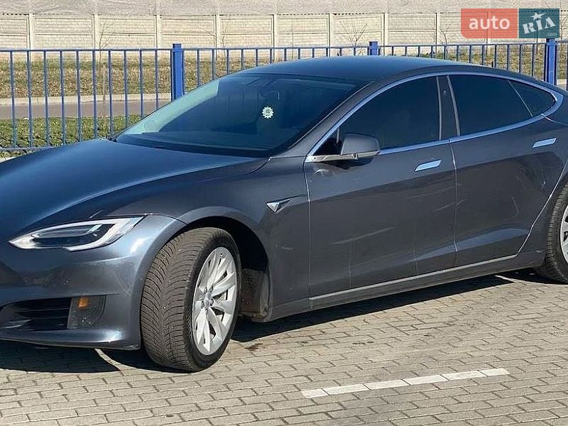 Tesla Model S 2017