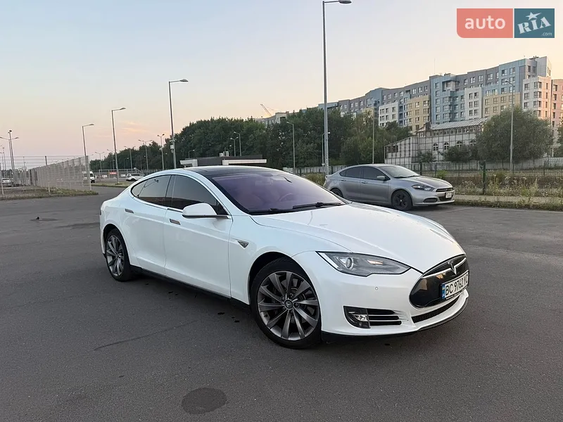 Tesla Model S