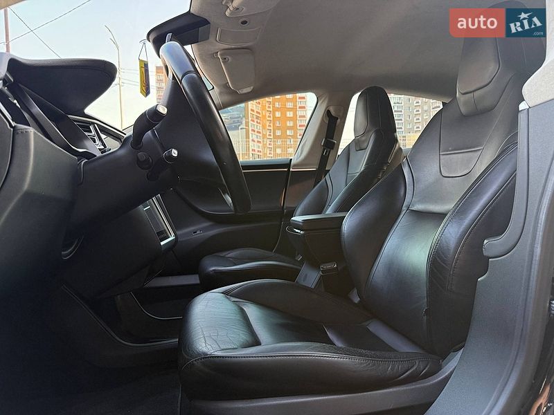 Ліфтбек Tesla Model S 2015 в Києві