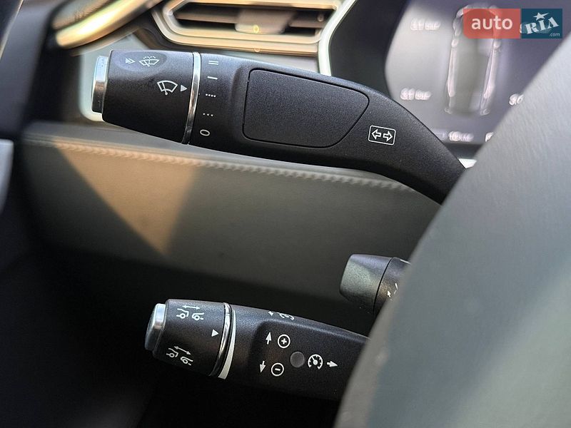 Ліфтбек Tesla Model S 2015 в Києві