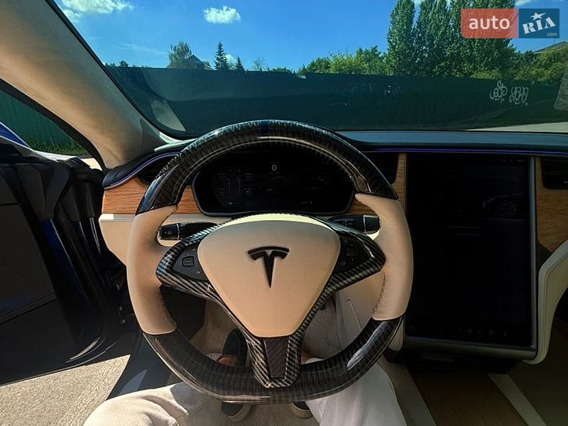 Ліфтбек Tesla Model S 2018 в Івано-Франківську