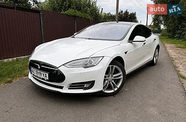 Ліфтбек Tesla Model S 2013 в Володимирі