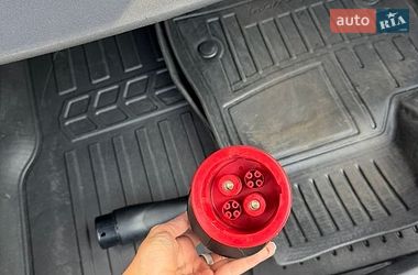 Ліфтбек Tesla Model S 2015 в Києві