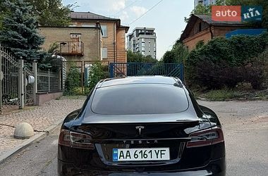 Ліфтбек Tesla Model S 2015 в Києві