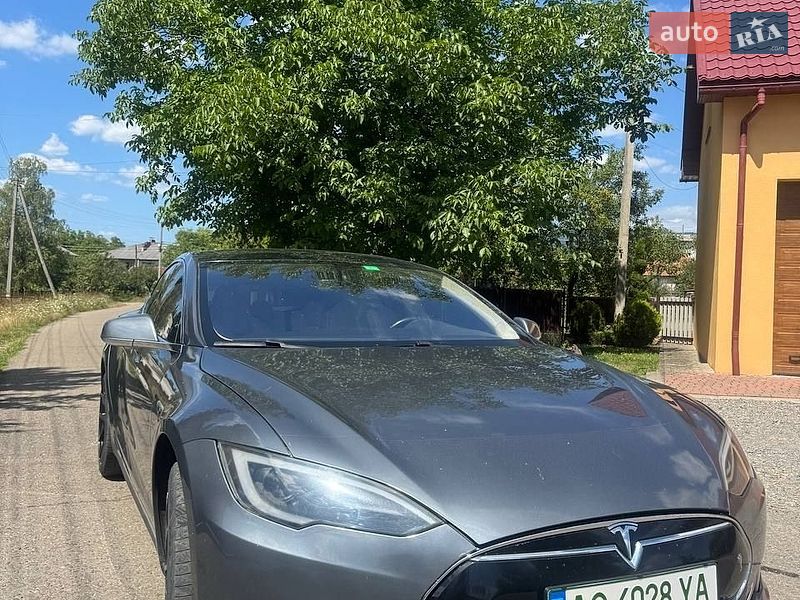 Tesla Model S 2013