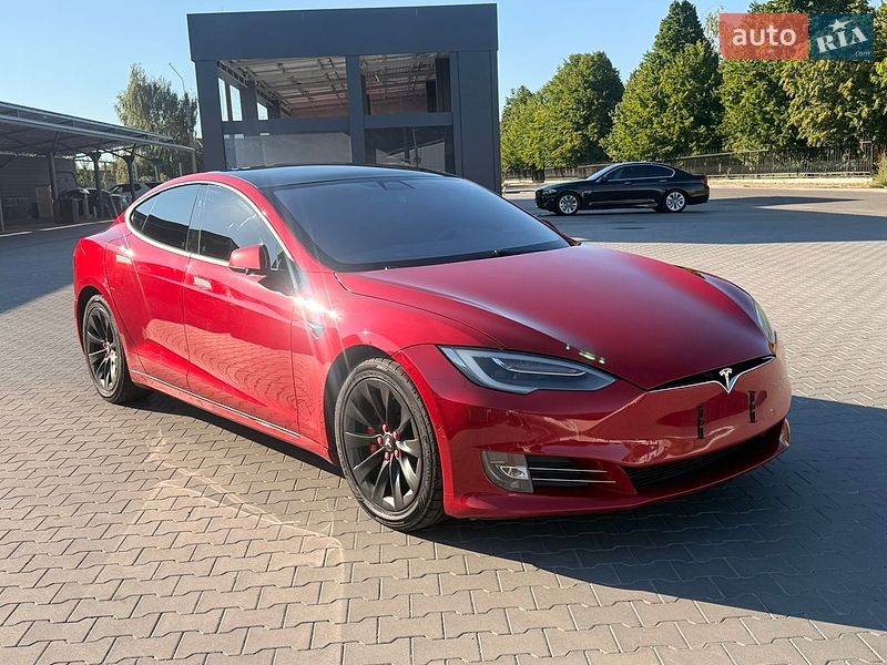 Tesla Model S 2020