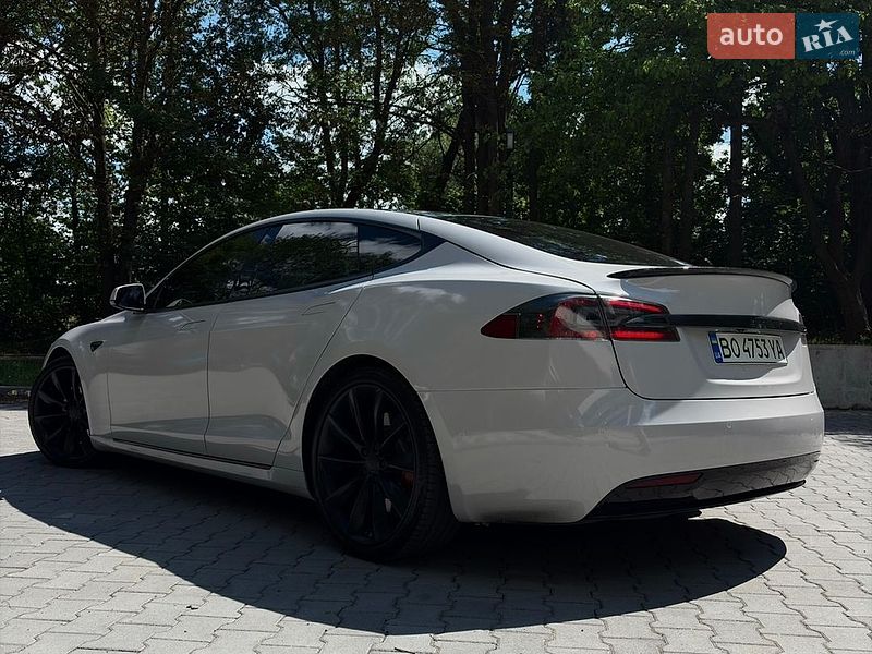 Ліфтбек Tesla Model S 2018 в Тернополі