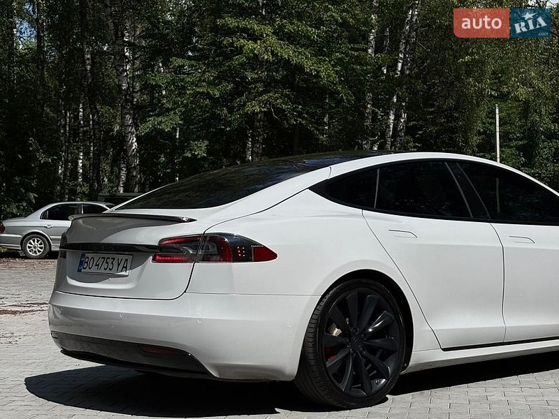 Ліфтбек Tesla Model S 2018 в Тернополі