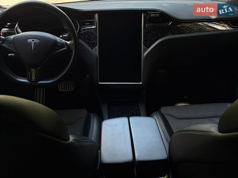 Ліфтбек Tesla Model S 2018 в Тернополі