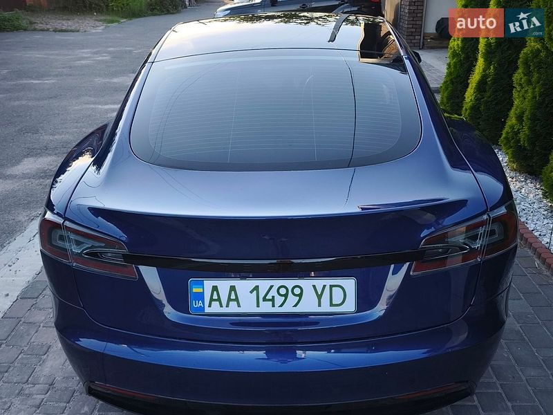 Лифтбек Tesla Model S 2022 в Киеве