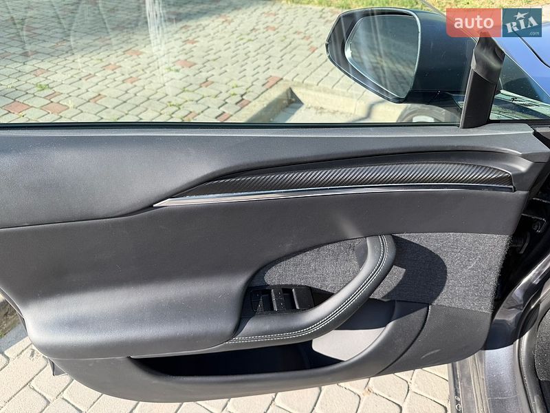 Лифтбек Tesla Model S 2023 в Ивано-Франковске