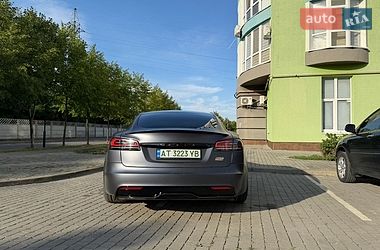 Лифтбек Tesla Model S 2023 в Ивано-Франковске