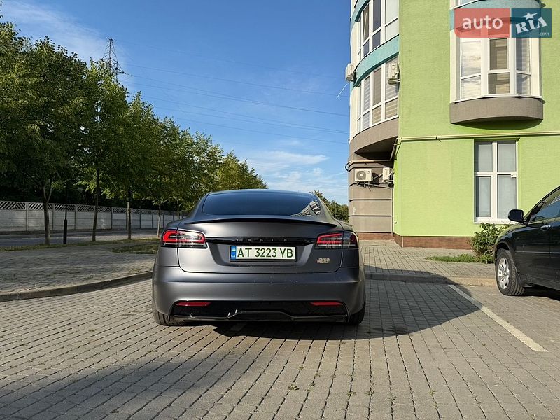 Лифтбек Tesla Model S 2023 в Ивано-Франковске