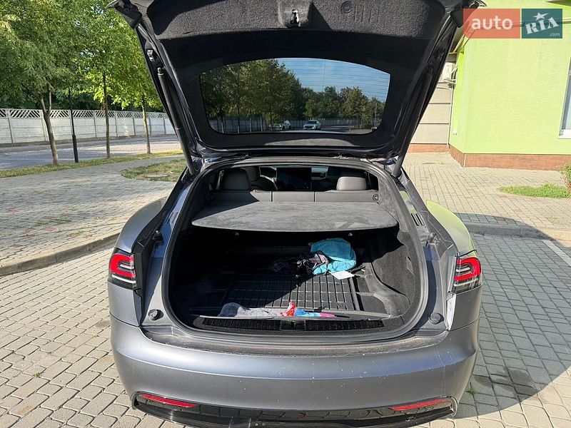 Лифтбек Tesla Model S 2023 в Ивано-Франковске
