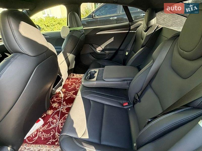 Лифтбек Tesla Model S 2023 в Ивано-Франковске