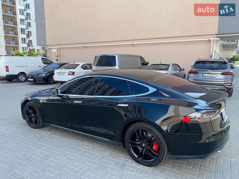 Tesla Model S 2014
