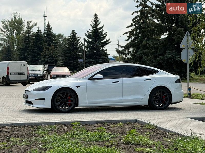 Лифтбек Tesla Model S 2023 в Первомайске