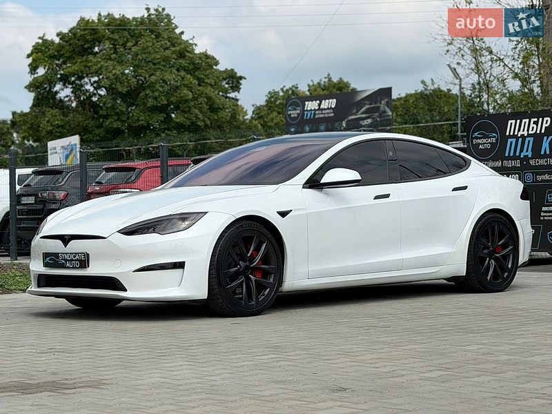 Лифтбек Tesla Model S 2023 в Первомайске