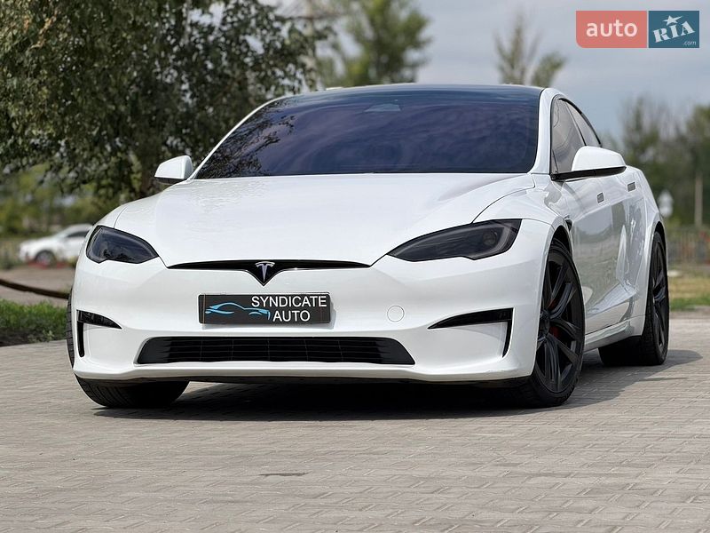 Лифтбек Tesla Model S 2023 в Первомайске