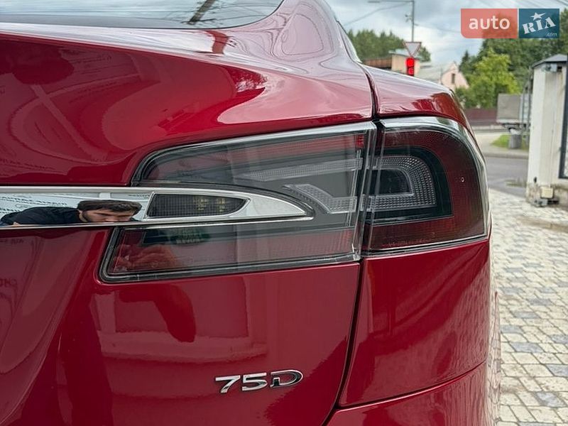 Лифтбек Tesla Model S 2018 в Львове