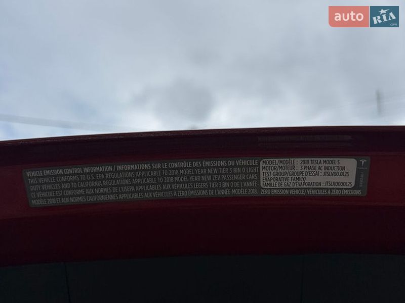 Лифтбек Tesla Model S 2018 в Львове