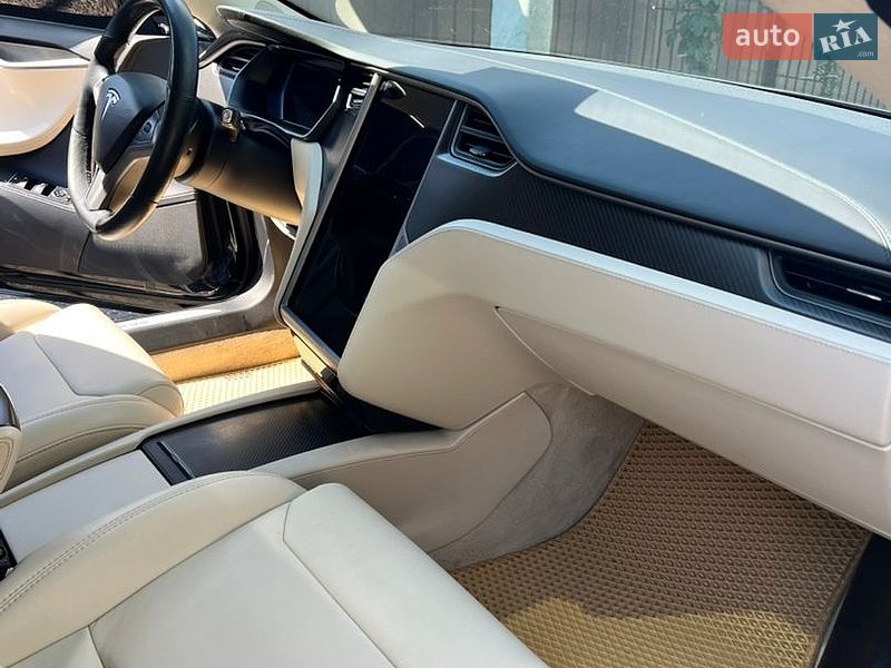 Ліфтбек Tesla Model S 2018 в Києві