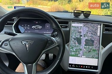 Лифтбек Tesla Model S 2013 в Каменском