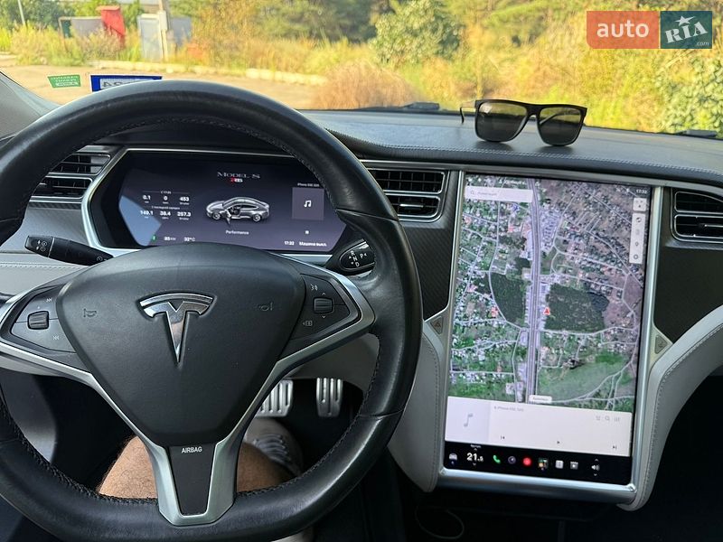 Лифтбек Tesla Model S 2013 в Каменском