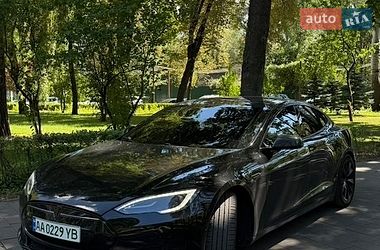 Ліфтбек Tesla Model S 2015 в Києві фото 20 Ліфтбек Tesla Model S 2015 в Києві