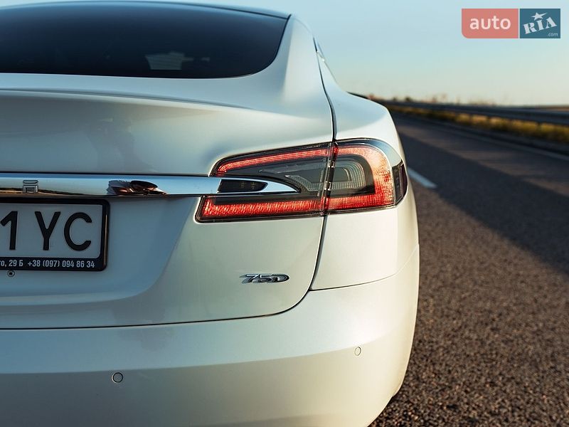 Ліфтбек Tesla Model S 2018 в Дніпрі фото 8 Ліфтбек Tesla Model S 2018 в Дніпрі