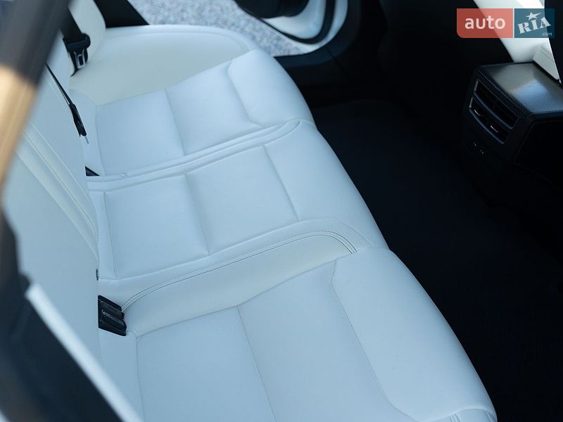 Ліфтбек Tesla Model S 2018 в Дніпрі фото 16 Ліфтбек Tesla Model S 2018 в Дніпрі