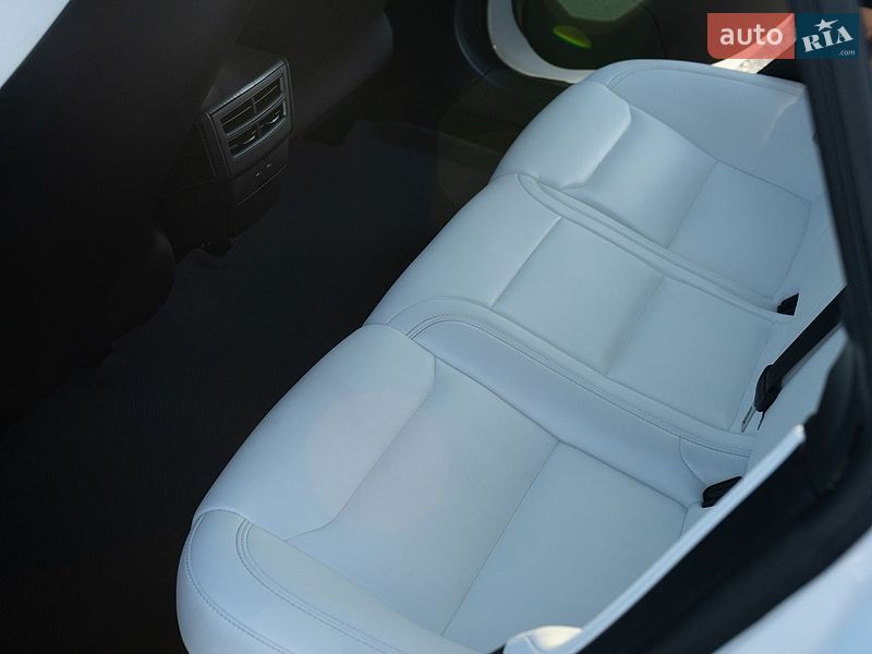 Ліфтбек Tesla Model S 2018 в Дніпрі фото 21 Ліфтбек Tesla Model S 2018 в Дніпрі
