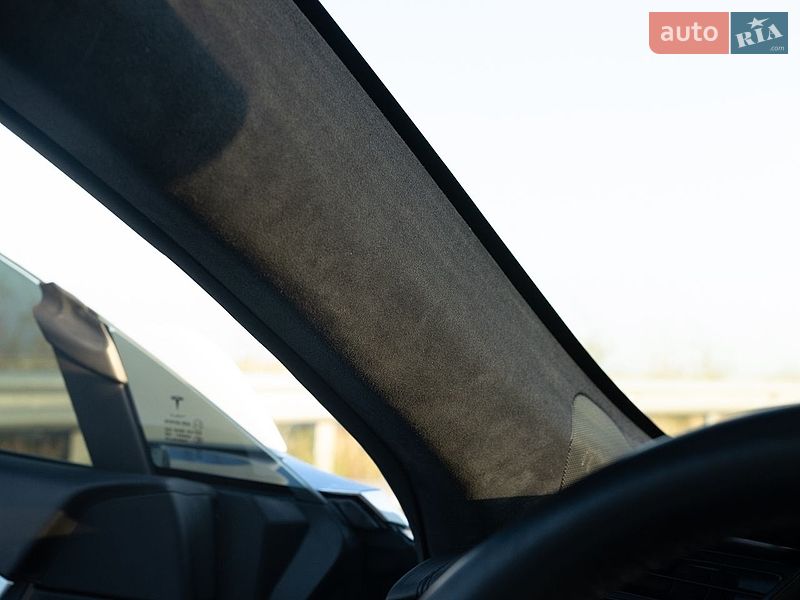 Ліфтбек Tesla Model S 2018 в Дніпрі фото 27 Ліфтбек Tesla Model S 2018 в Дніпрі