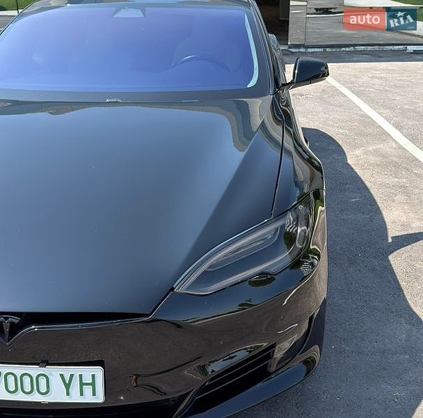 Ліфтбек Tesla Model S 2018 в Дніпрі