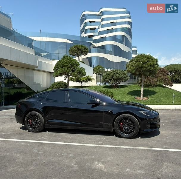 Ліфтбек Tesla Model S 2018 в Дніпрі