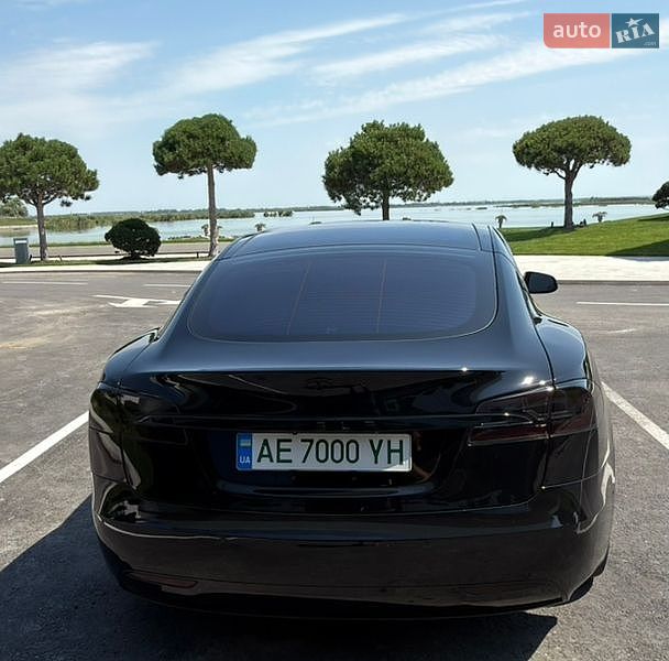 Ліфтбек Tesla Model S 2018 в Дніпрі