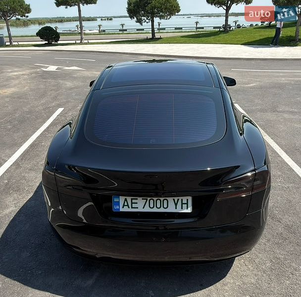 Ліфтбек Tesla Model S 2018 в Дніпрі