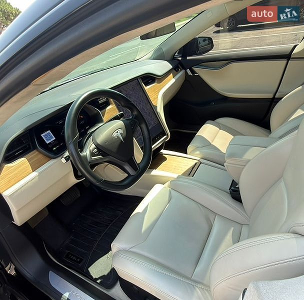 Ліфтбек Tesla Model S 2018 в Дніпрі