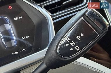 Ліфтбек Tesla Model S 2013 в Києві