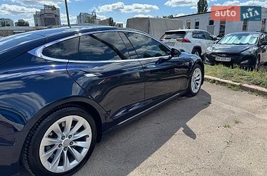 Ліфтбек Tesla Model S 2014 в Києві