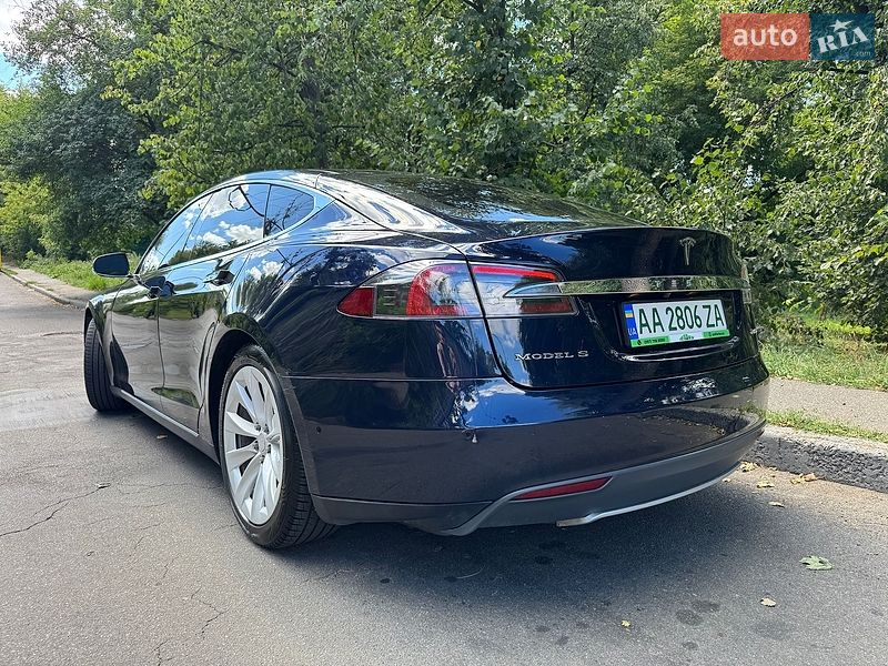 Ліфтбек Tesla Model S 2014 в Києві