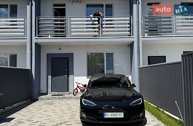Ліфтбек Tesla Model S 2017 в Ірпені
