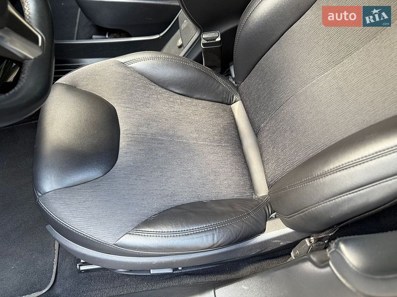 Ліфтбек Tesla Model S 2015 в Києві